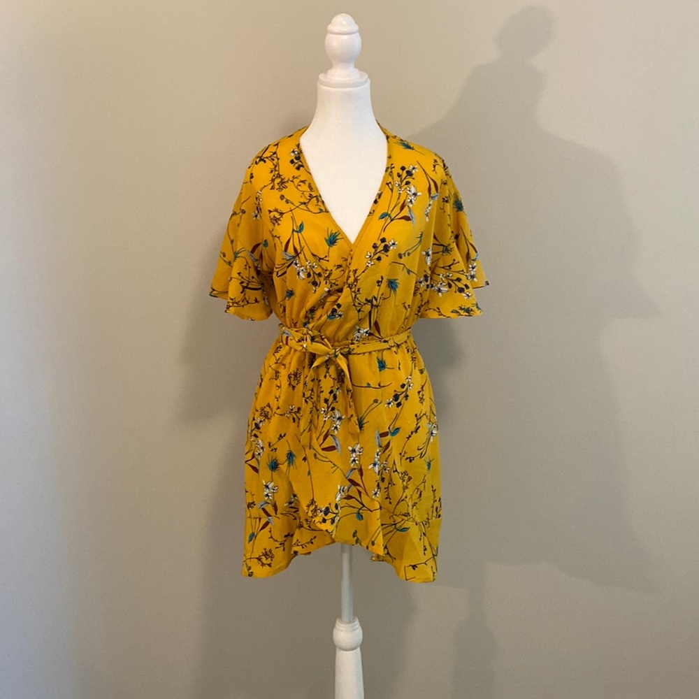 Spring / Summer short sleeve wrap dress